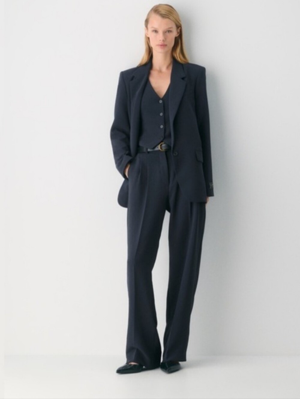 NWT Aritzia The Effortless Pant Curve Fit Crepette Wide Leg Navy Women’s 2 Short